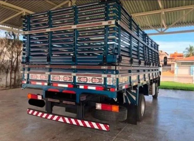 Mercedes-Benz Accelo 815 - Carroceria de Madeira 6,5m - Foto 3