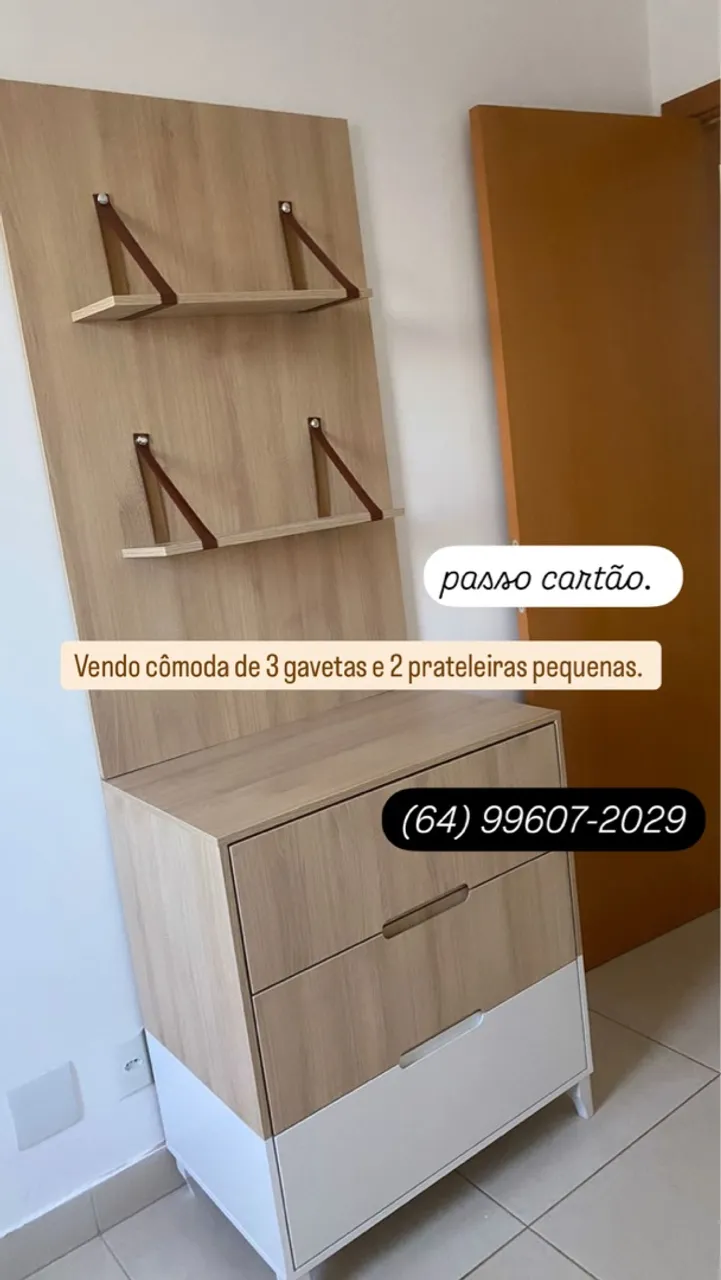Cômoda de 3 gavetas e 2 prateleiras