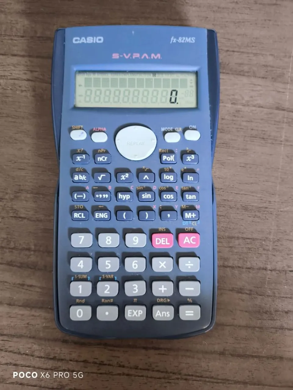 Calculadora Científica Casio fx-82MS
