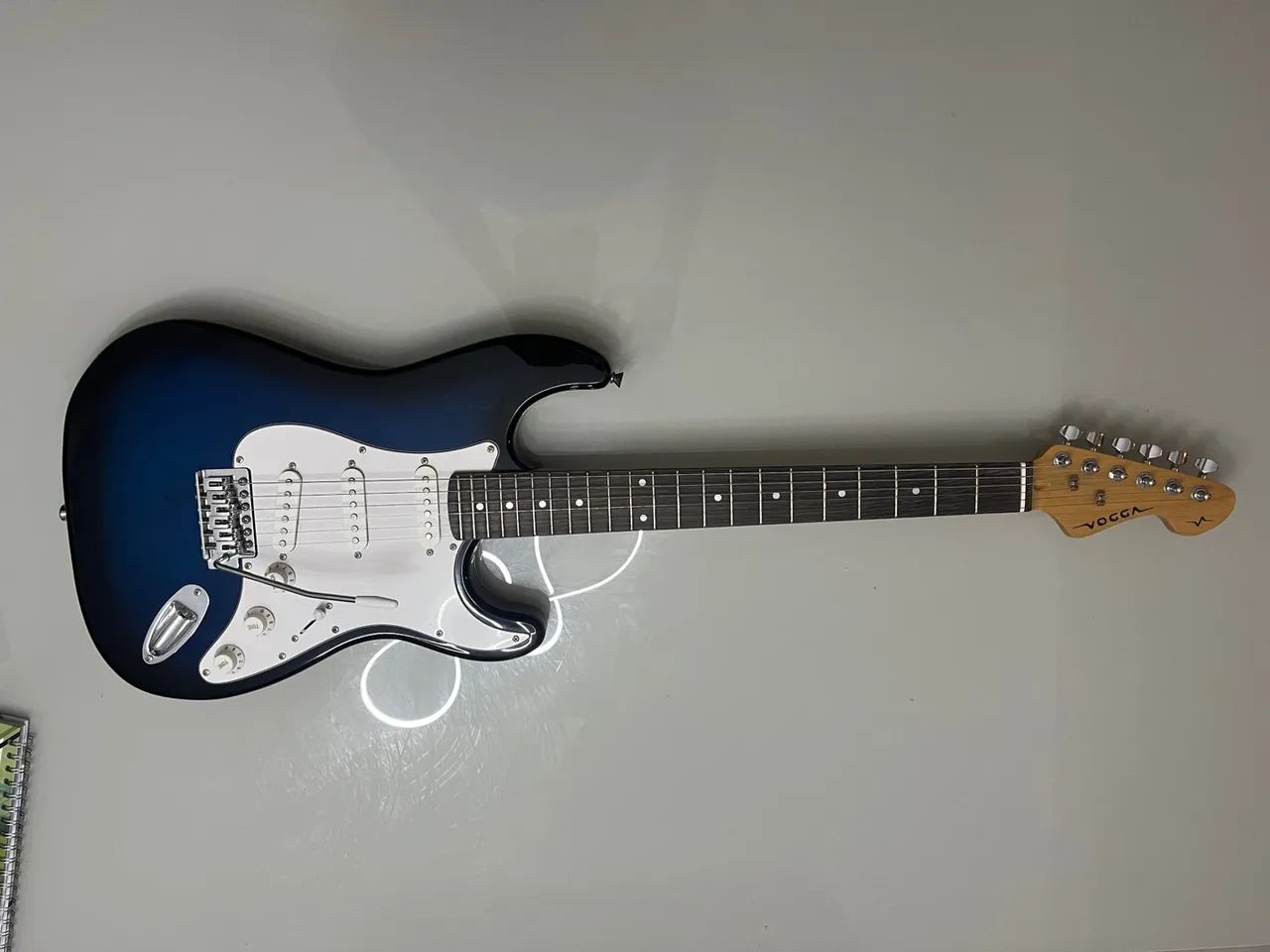 Guitarra VOGGA Stratocaster Azul Degradê