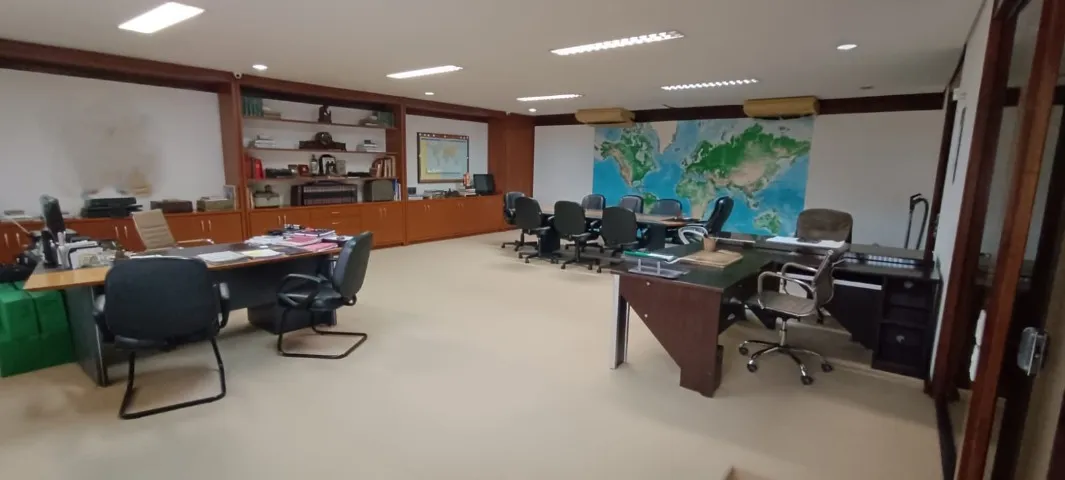 casa comercial 720m2, com 3 pavtos-Ponta Aguda