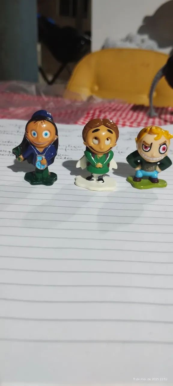 COLEÇÃO KINDER OVO FUNNY STUDENTS