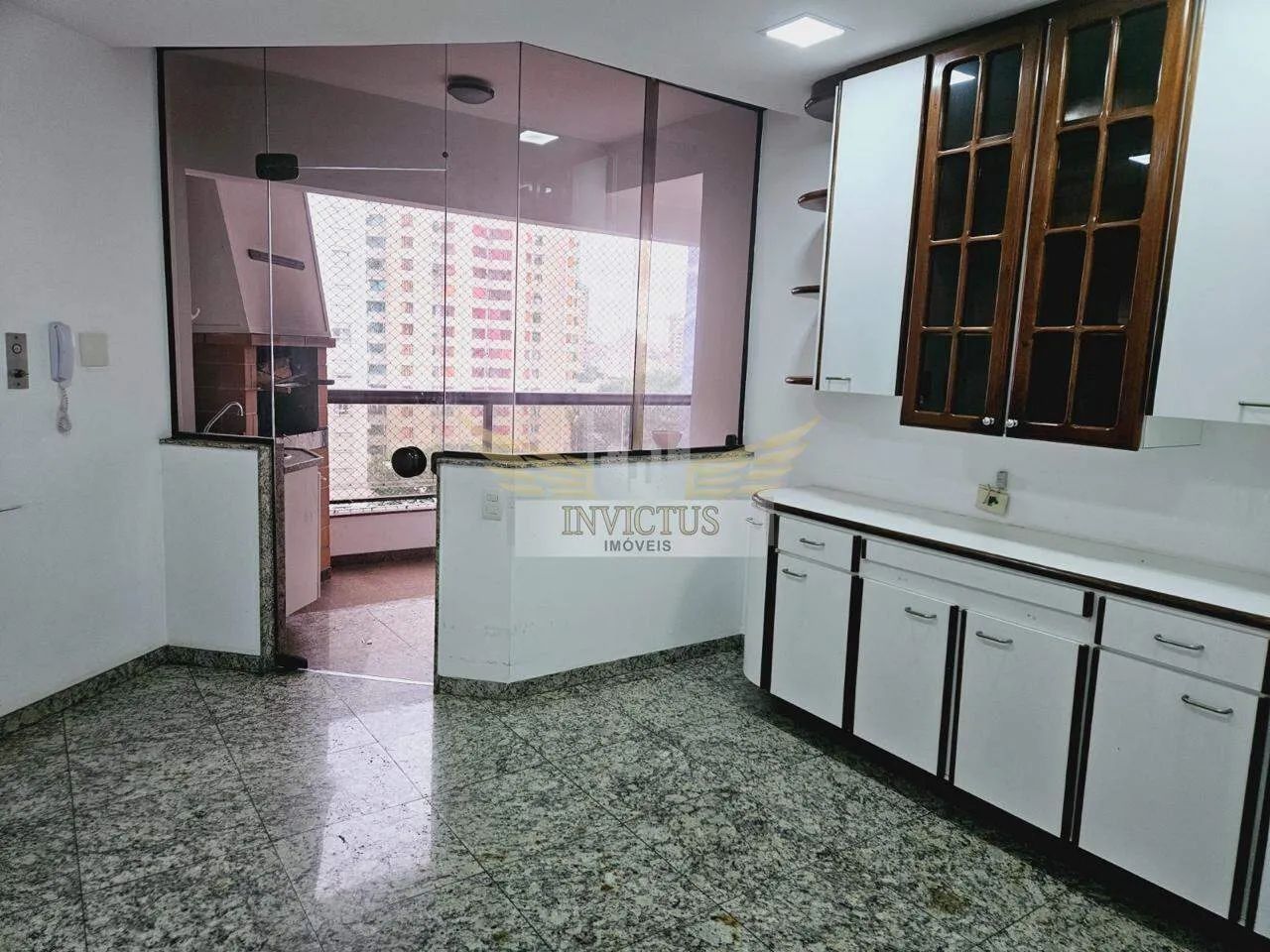 Apartamento com 4 Quartos no Edifício Jardim das Pitangueiras para Comprar, 285m² - Bairro - Foto 2
