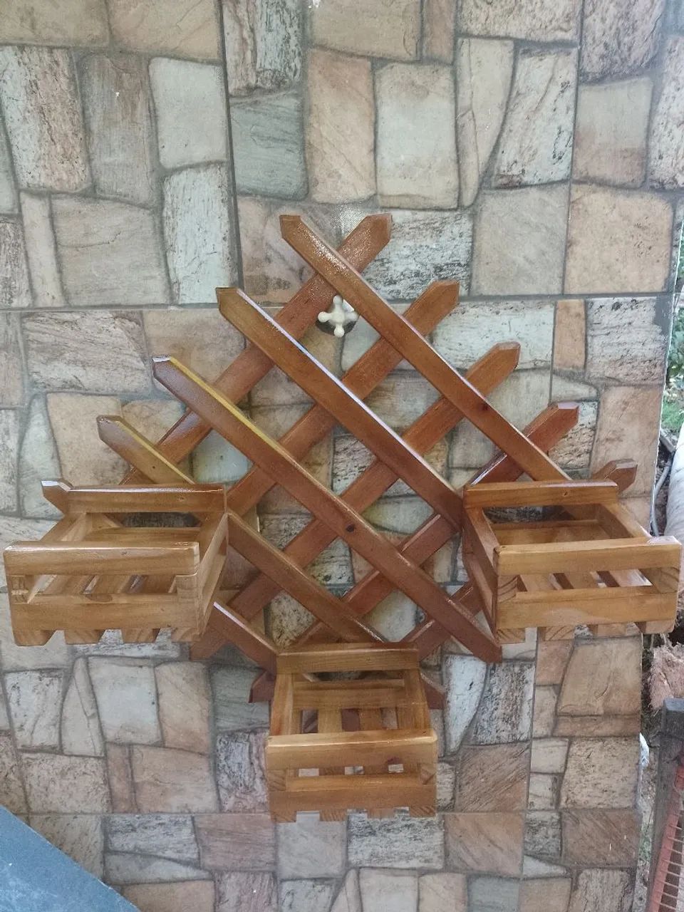 Suporte de madeira para vasos
