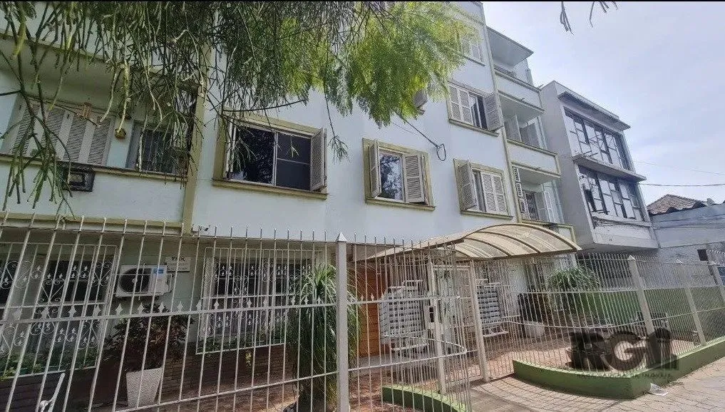 Apartamento semi mobiliado