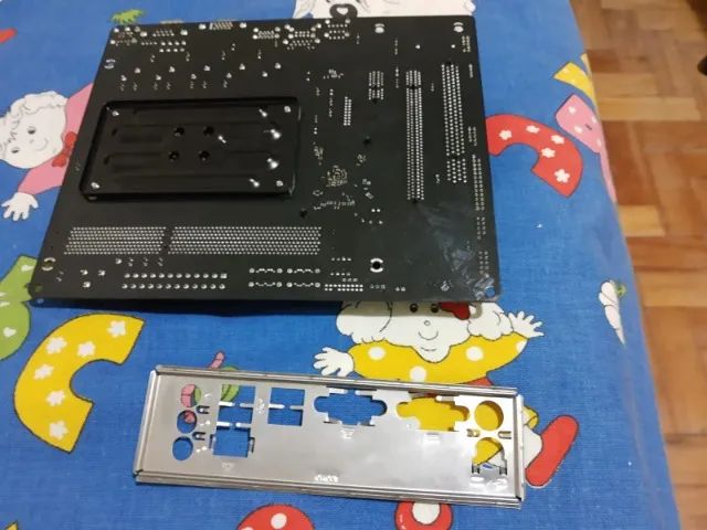 Placa Mãe - AsRock NG68-GS4 FX R2.0 - Foto 2