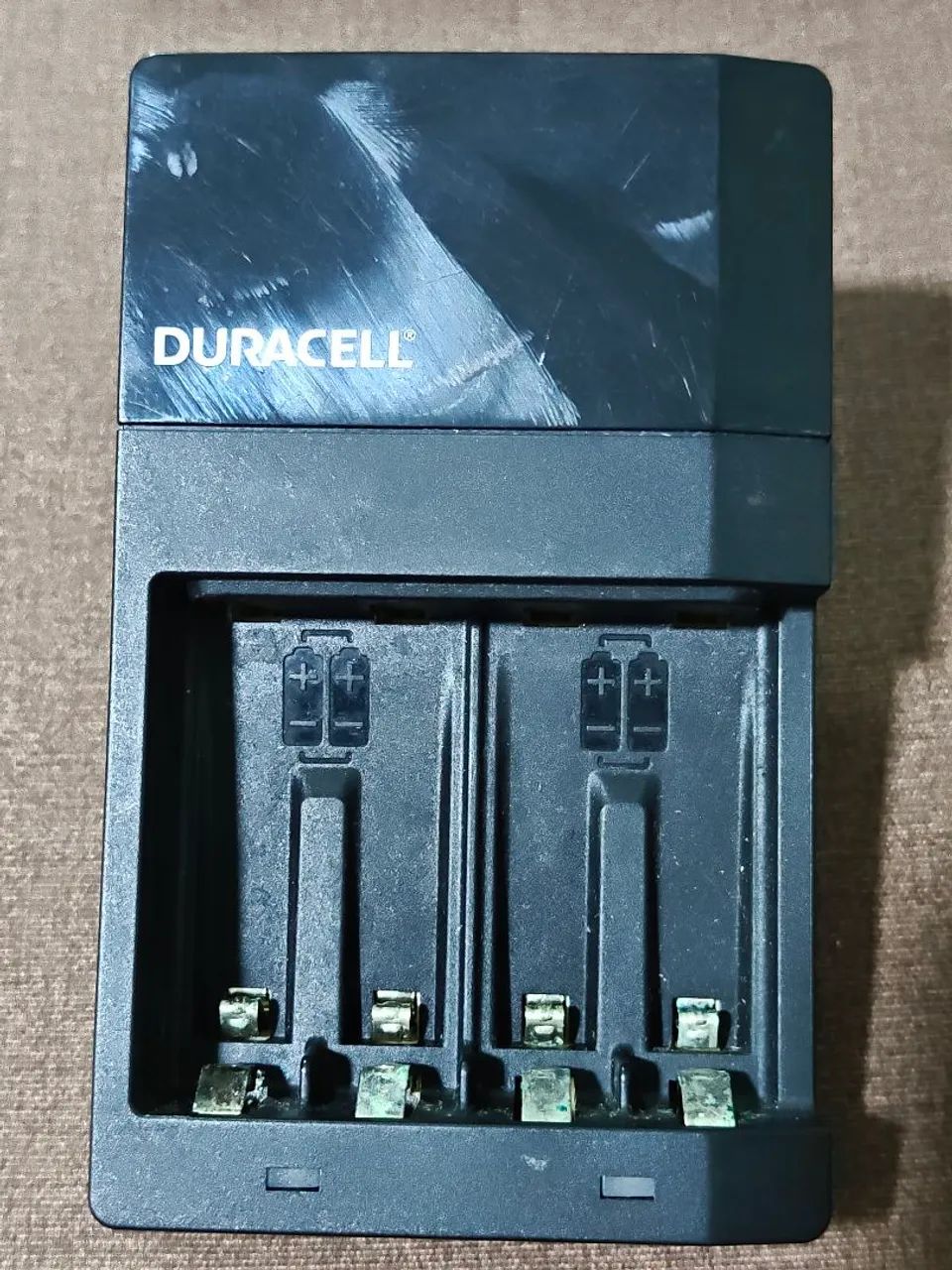 Carregador de pilhas Duracell 