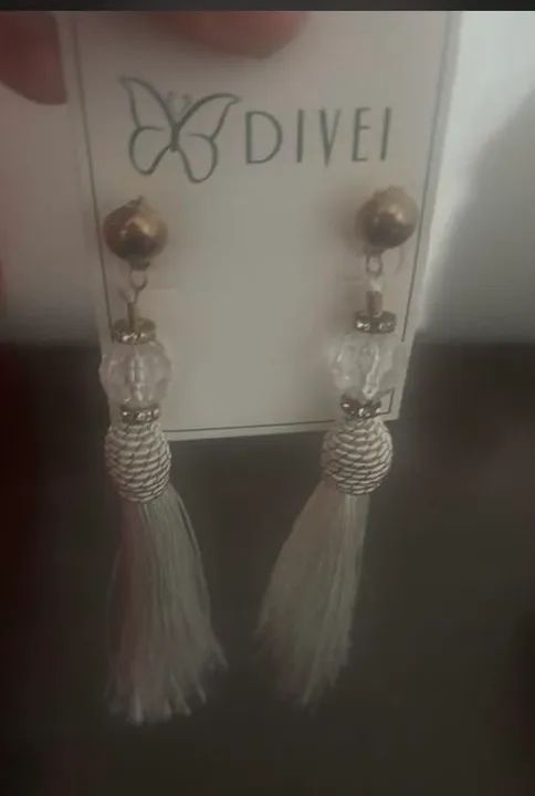 Brincos de tassel branco - NOVOS!
