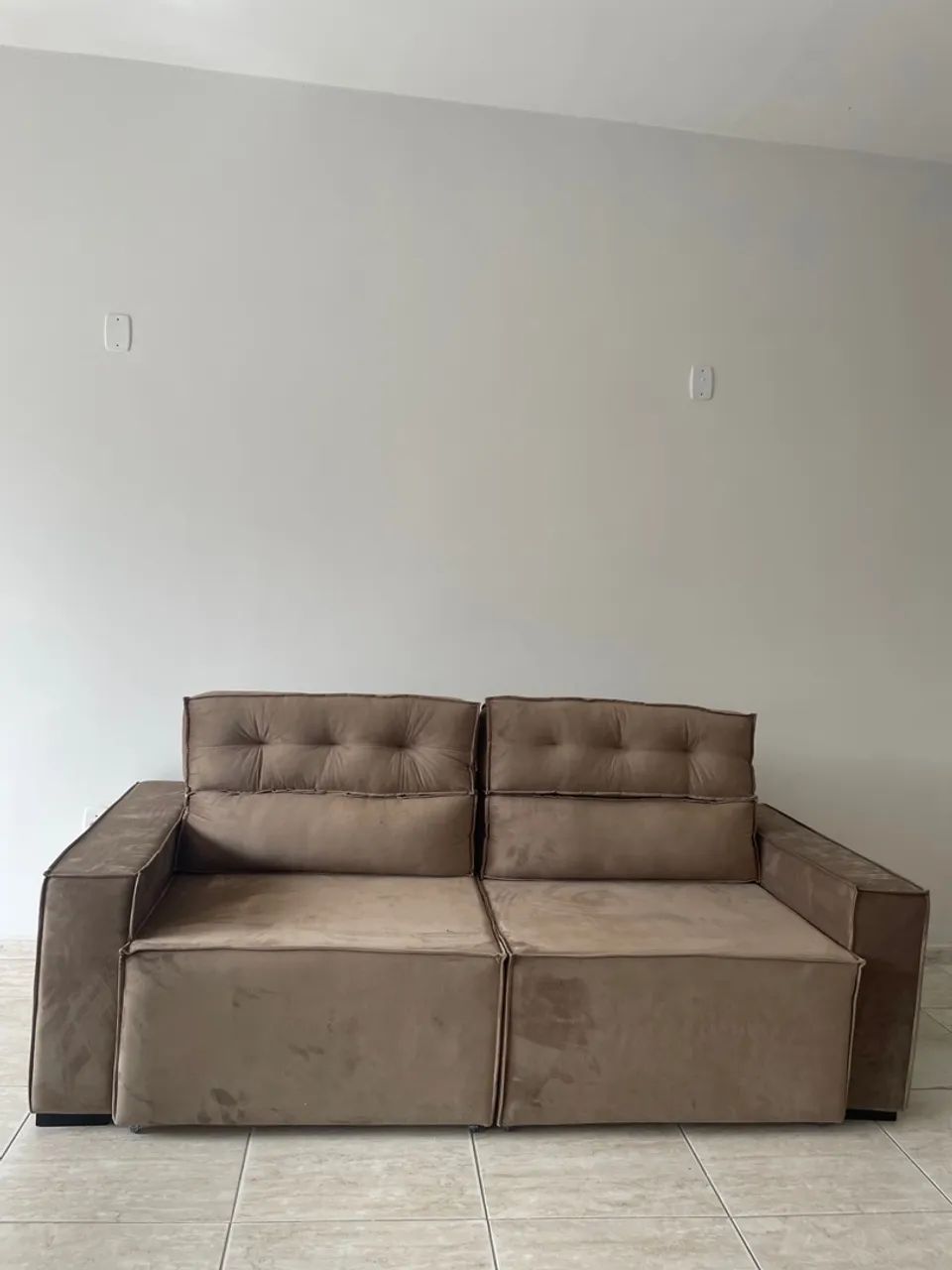 Sofá 4 Lugares Confortável e Moderno