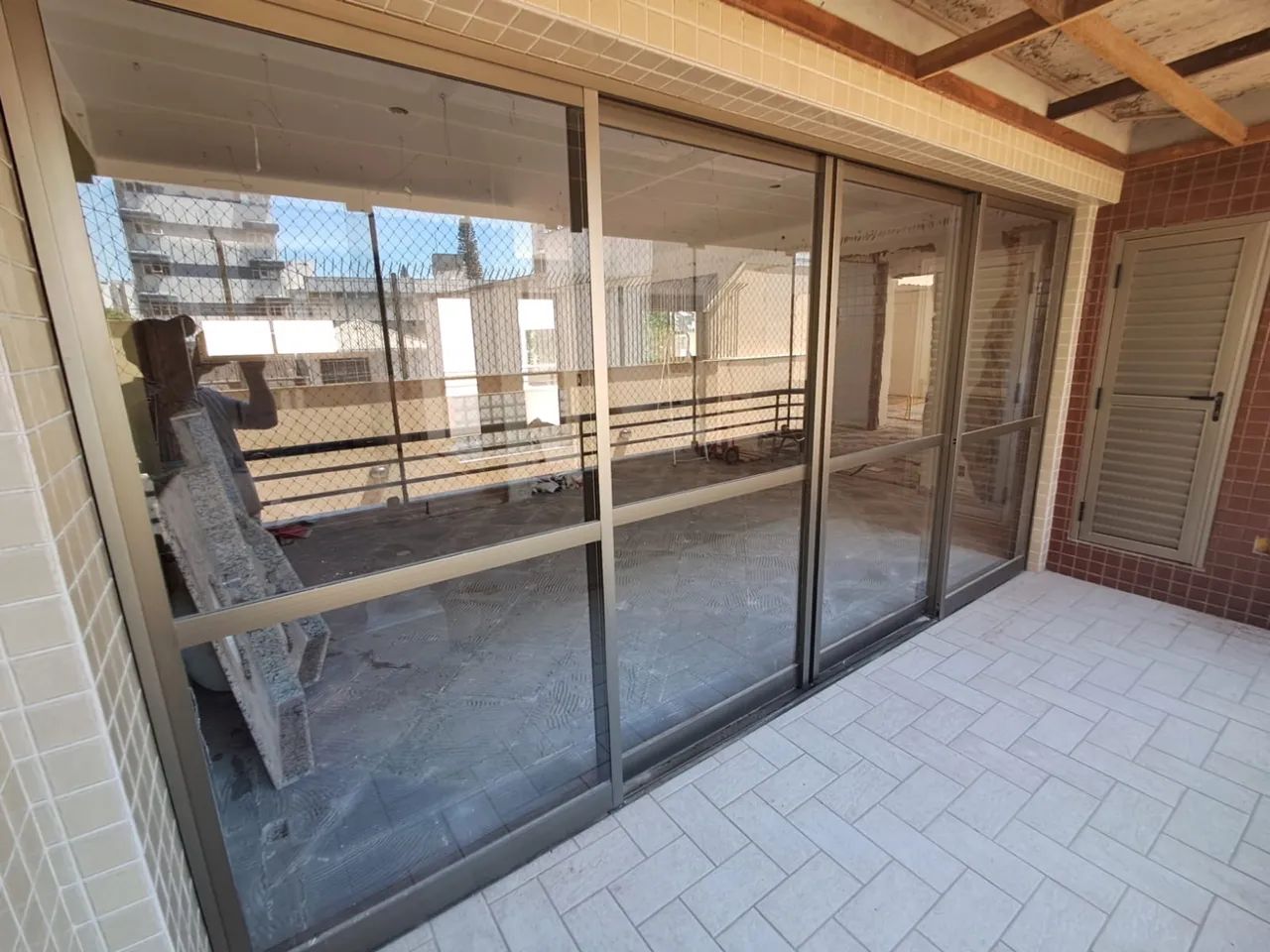 Porta de varanda 4,23x2,17   