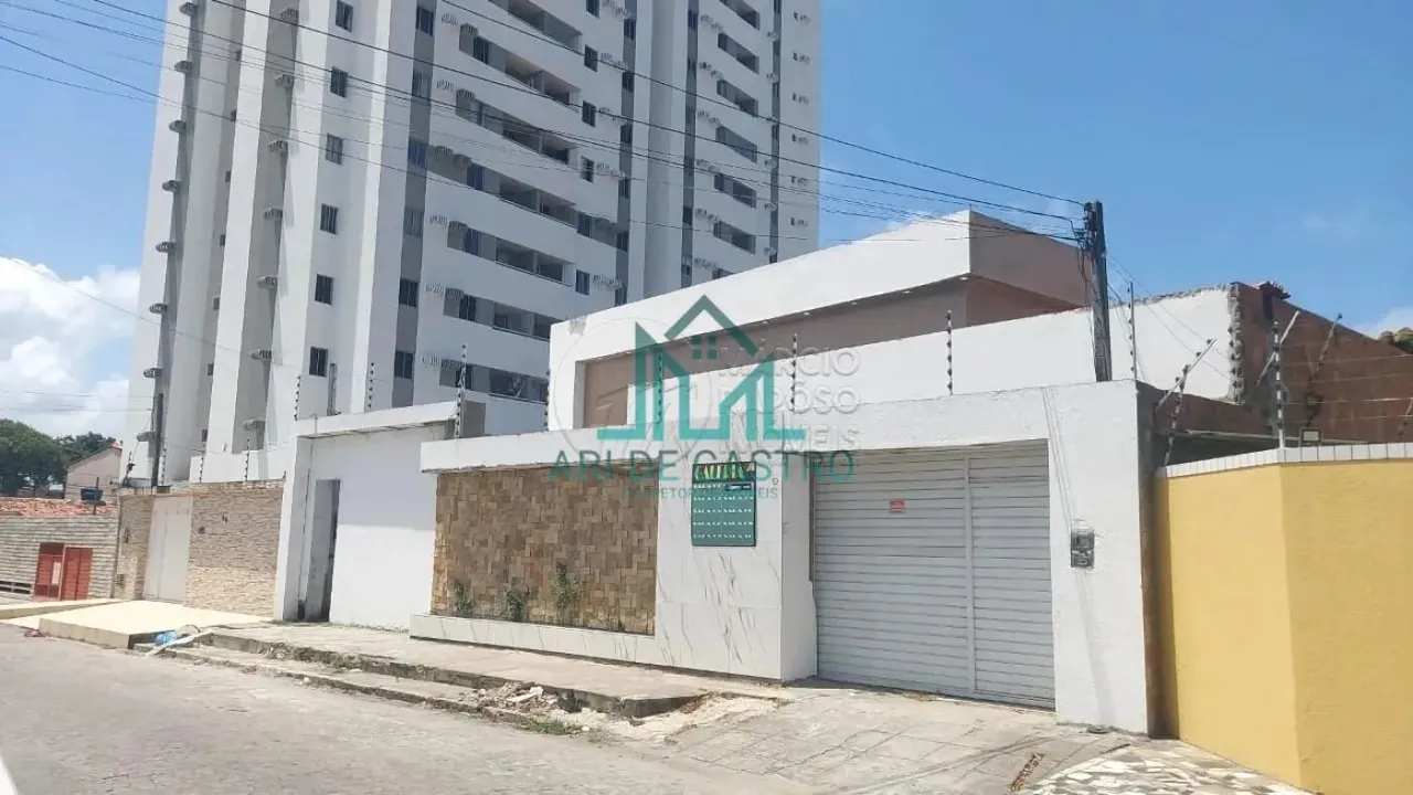 Ponto Comercial com 9 Salas, 415m², 5 Banheiros, 5 Vagas no Poço - Maceió Alagoas