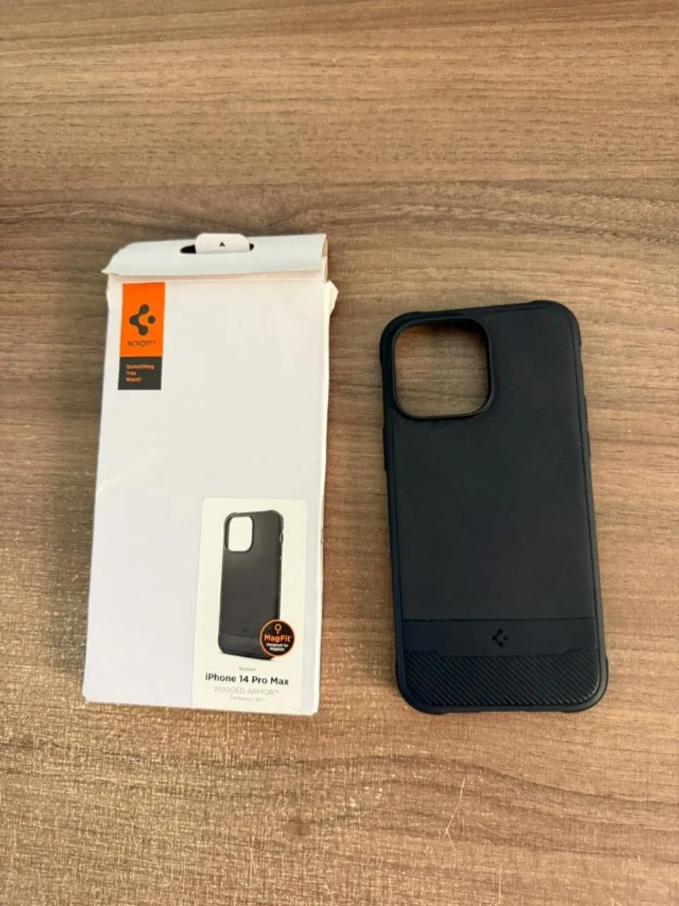 Capa Spigen Rugged Armor com Magsafe - IPhone 14 Pro Max - Foto 2