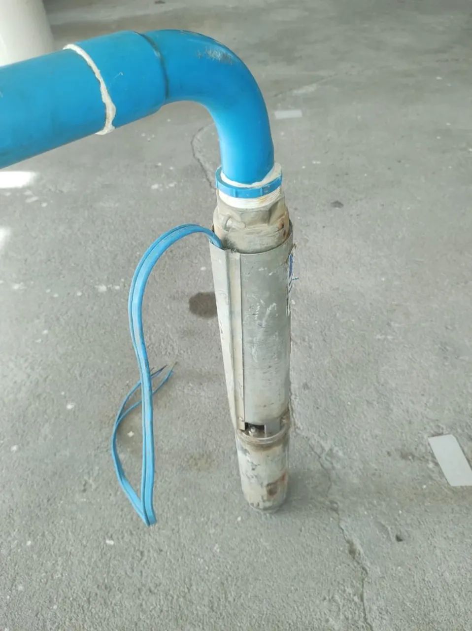 Bomba d'água submersa para poço/seminova - Foto 4