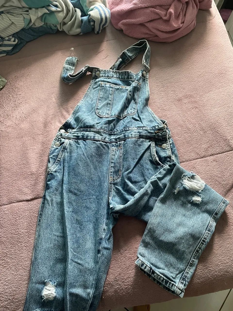 Jardineira macacão jeans