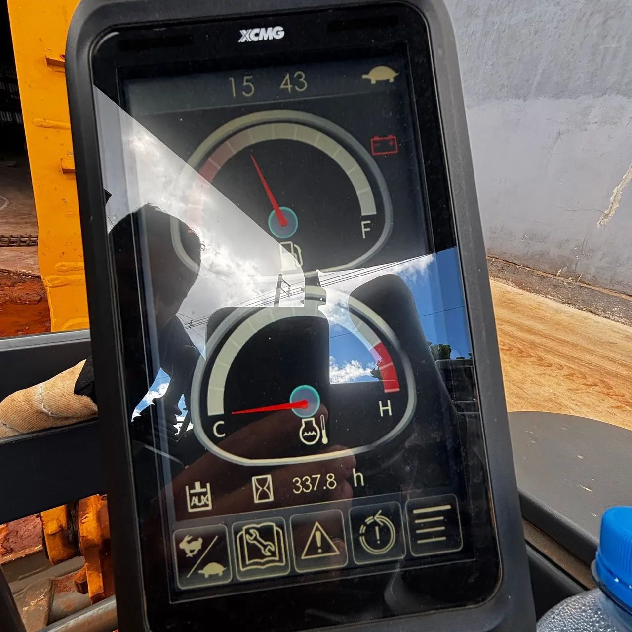 VENDO MINI ESCAVADEIRA XCMG / E27 - Foto 4