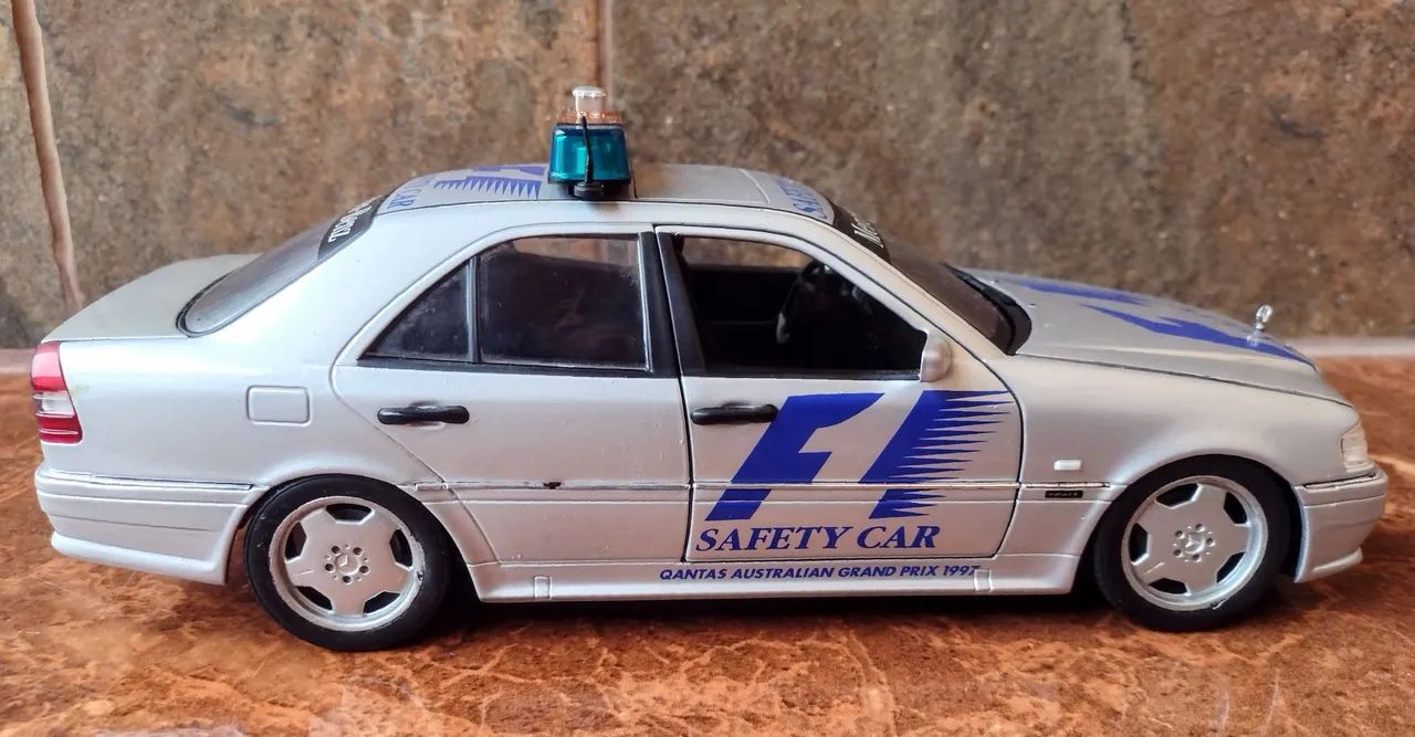 Miniatura Safety Car F1 Mercedes-Benz C-Class Australia GP 1997 UT Models 1/18
