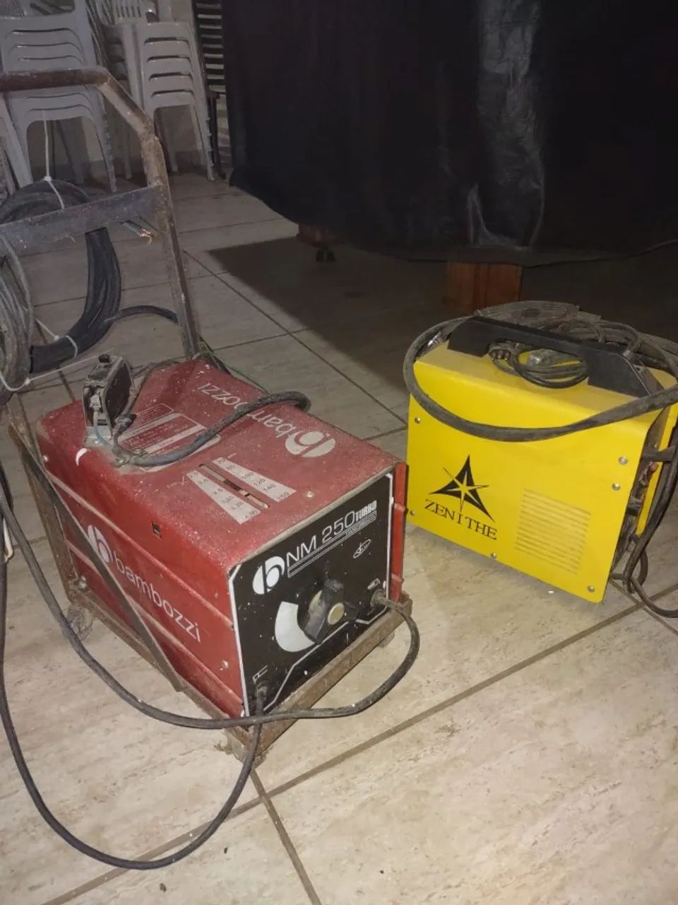 Maquina de solda De eletroudo Bambozzi NM250 e Maquina de solda MIG zenithe 130