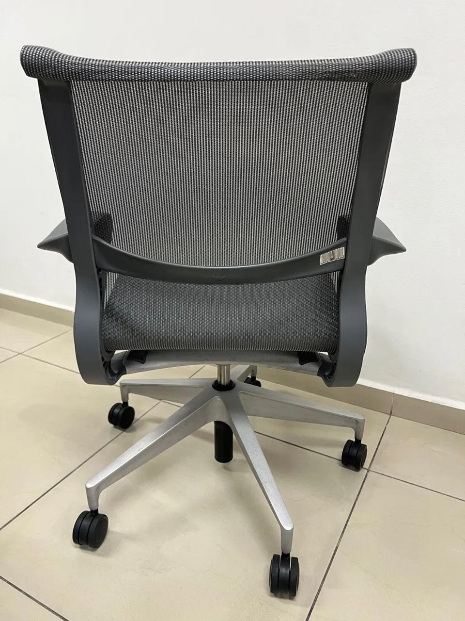 Cadeira Herman Miller Setu Grafite (Várias unidades) - Foto 4