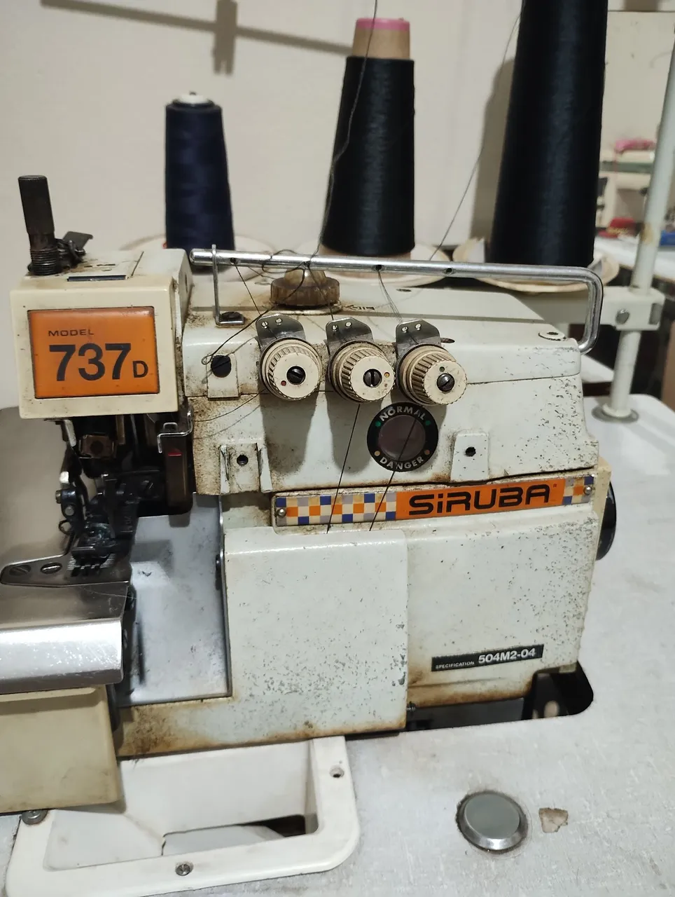 Máquina de Costura Overlock Siruba 737D