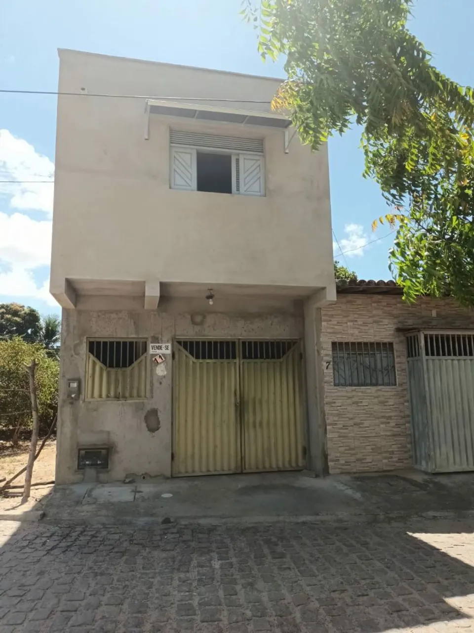 Vendo casa ou troco primeiro andar