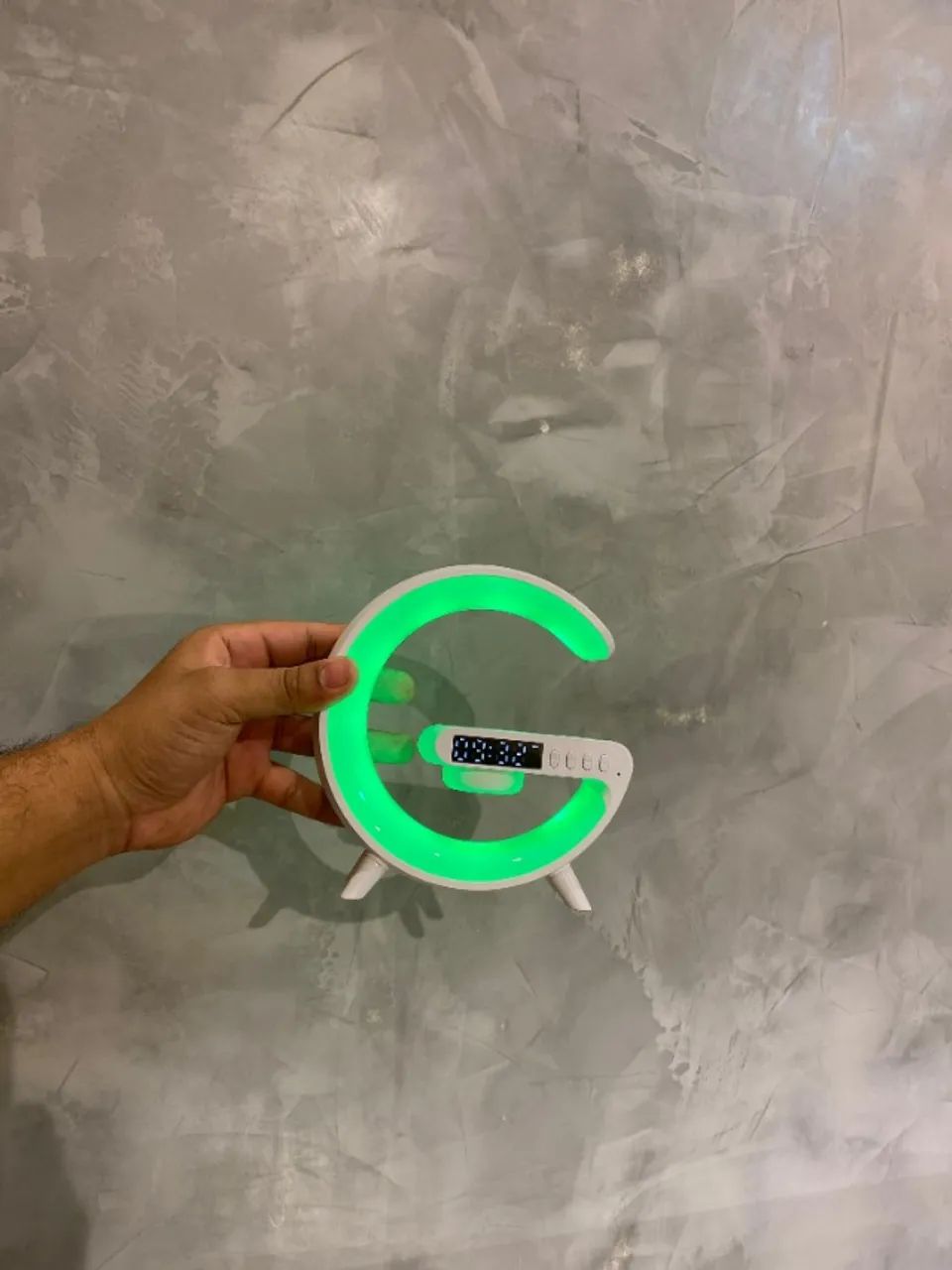 Caixa De Som Luminária G Speaker Carregador Indução Relógio - Foto 3