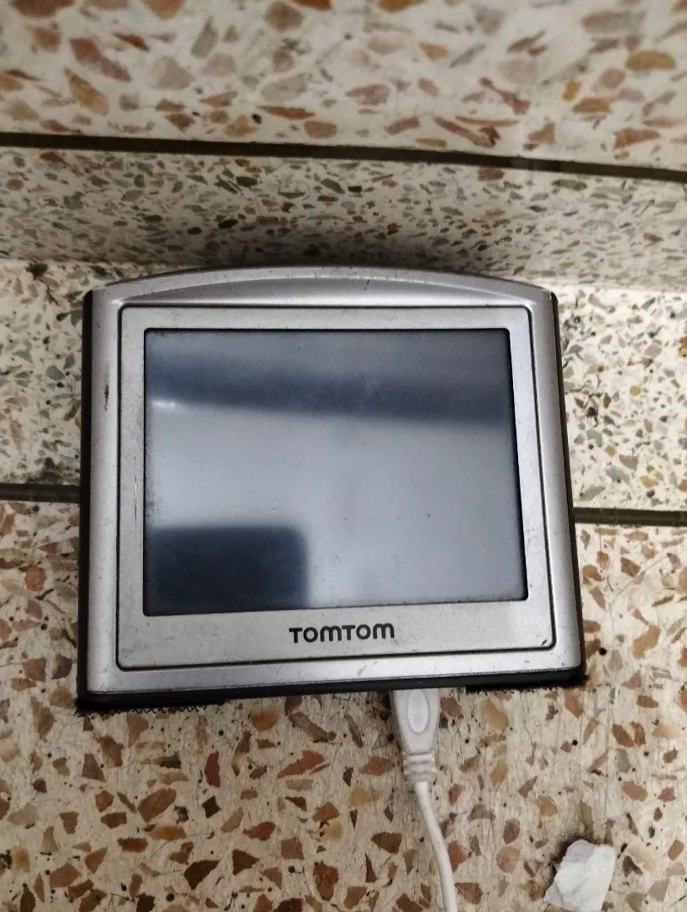 GPS Navegador TomTom ONE Clássico - Perfeito para Colecionadores ou Uso Casual - Foto 2