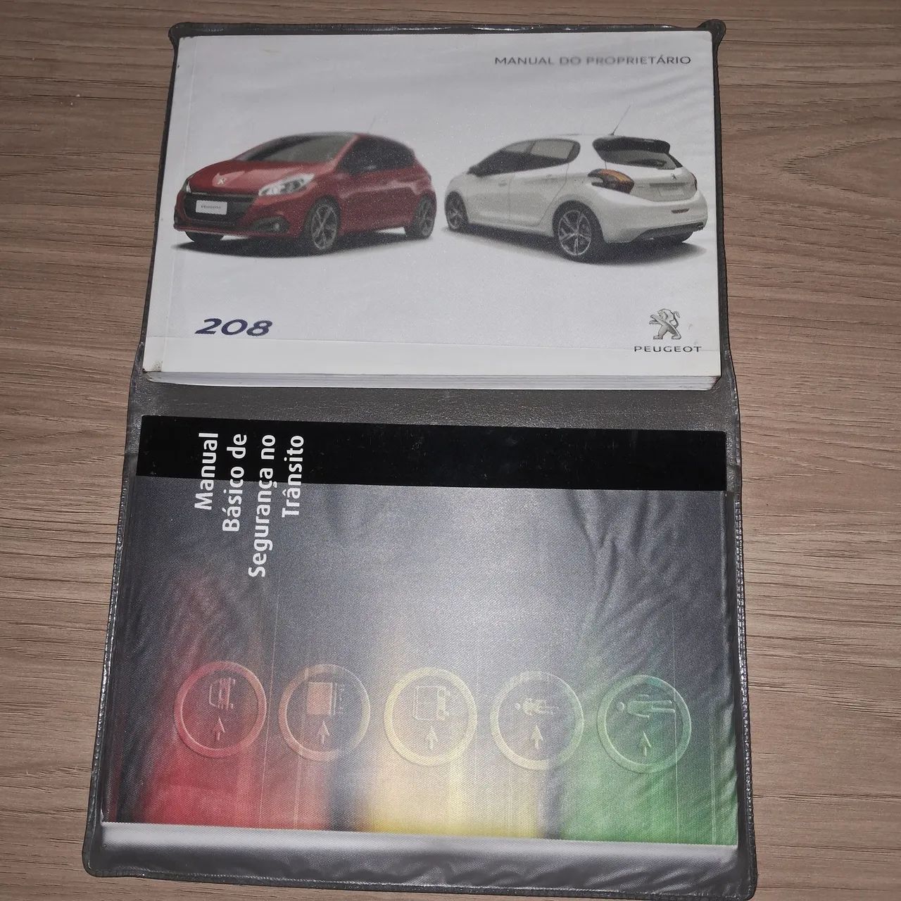 Manual Proprietário Peugeot 208 - Foto 4