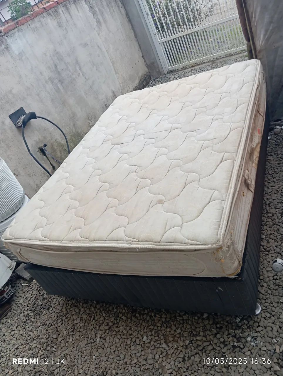 Cama Box casal e colchão de molas 
