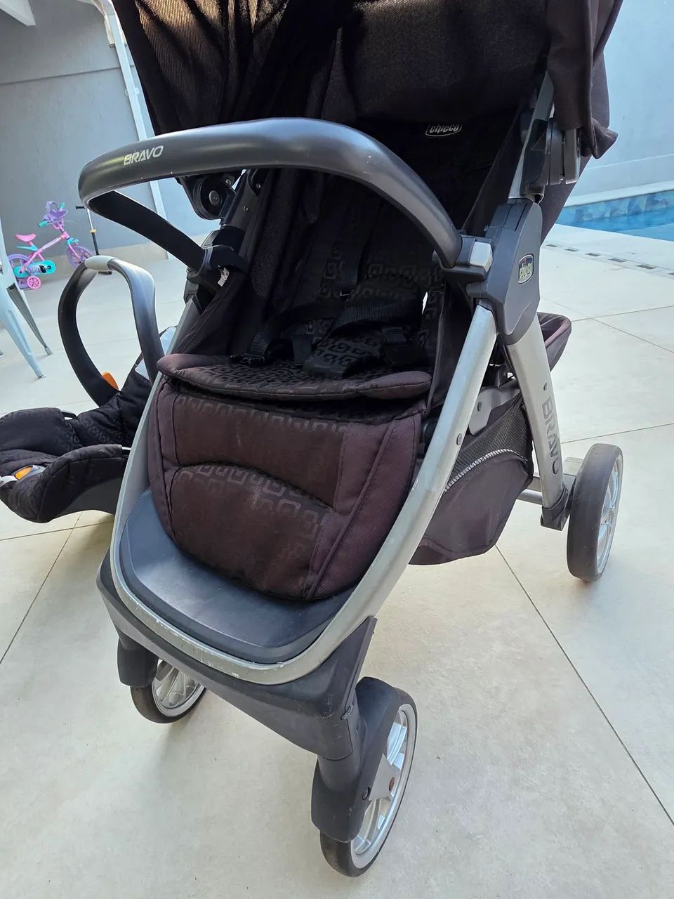 Carrinho + bebê conforto BRAVO - Foto 6