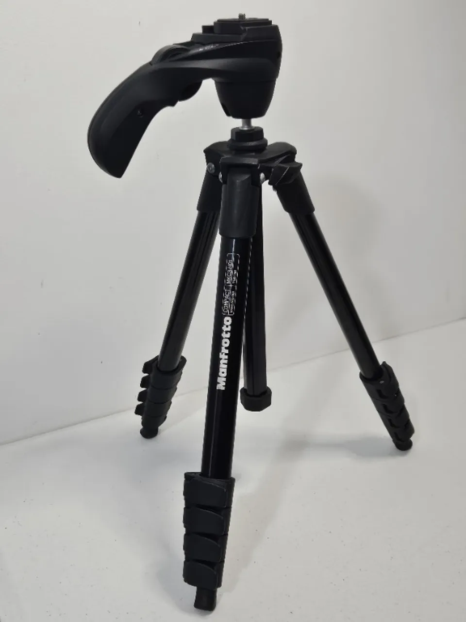 Tripé Manfrotto Compact MKC3-H01 