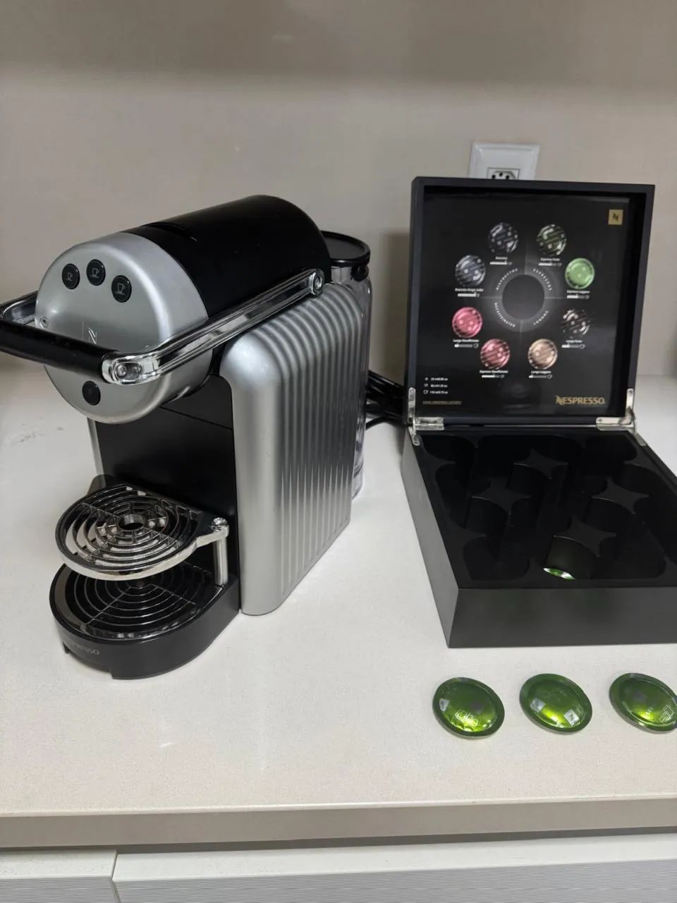 Cafeteira Nespresso Professional Zenius  Prateado