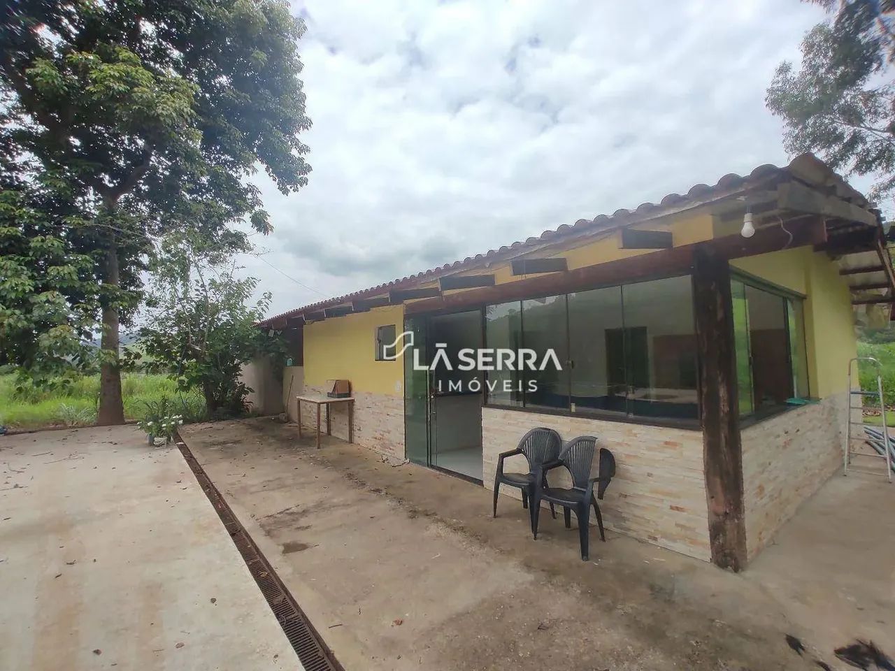 Sítio com 5 dormitórios à venda, 150000 m² por R$ 750.000,00 - Simão Pereira - Simão Perei