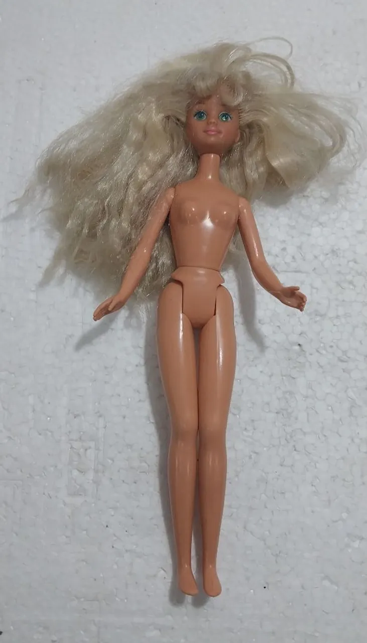 Boneca Barbie Loira Clássica da Estrela