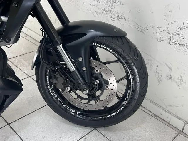 Yamaha / MT-03 2023 - Foto 4