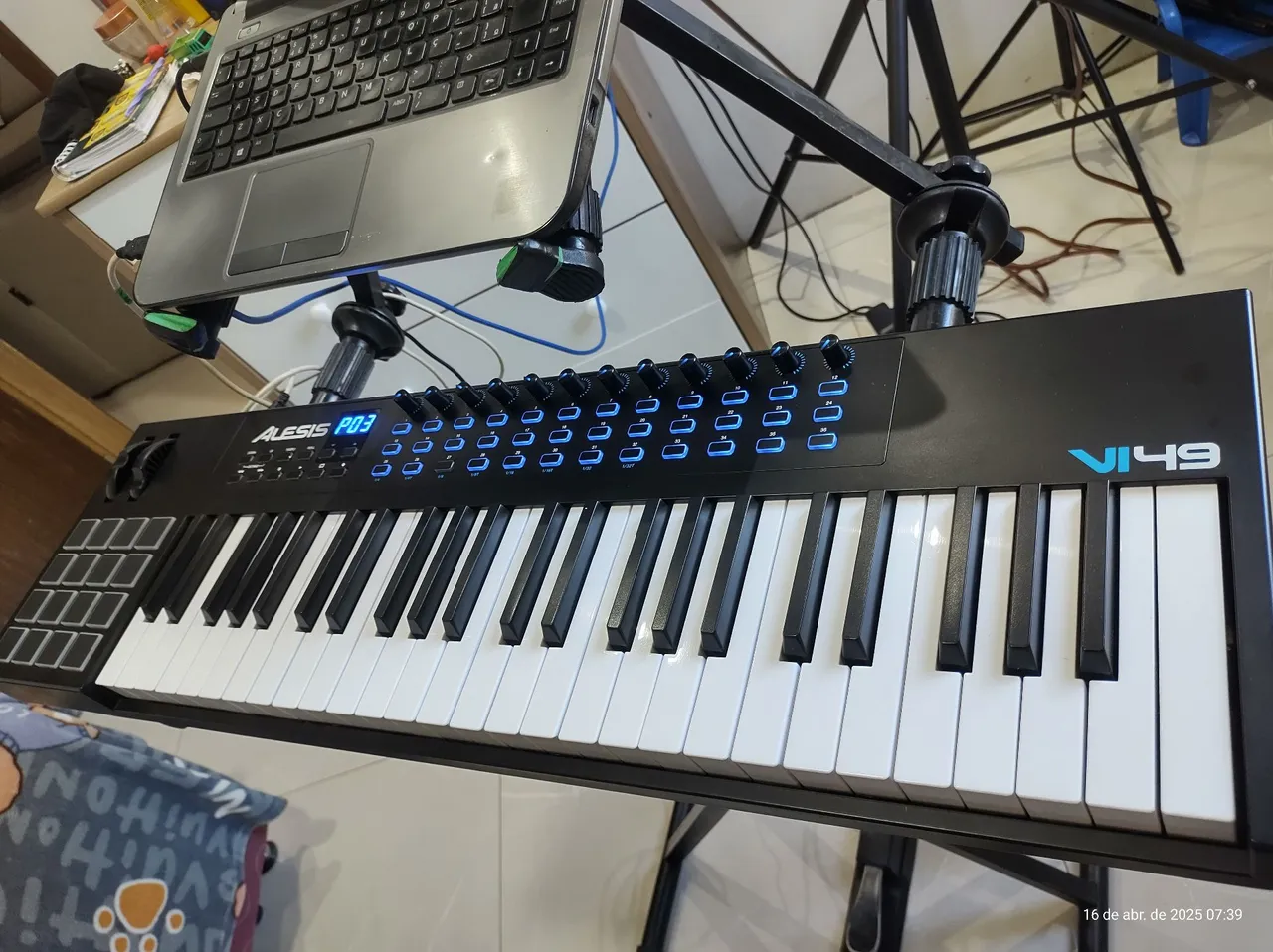 Teclado Controlador Alesis VI49