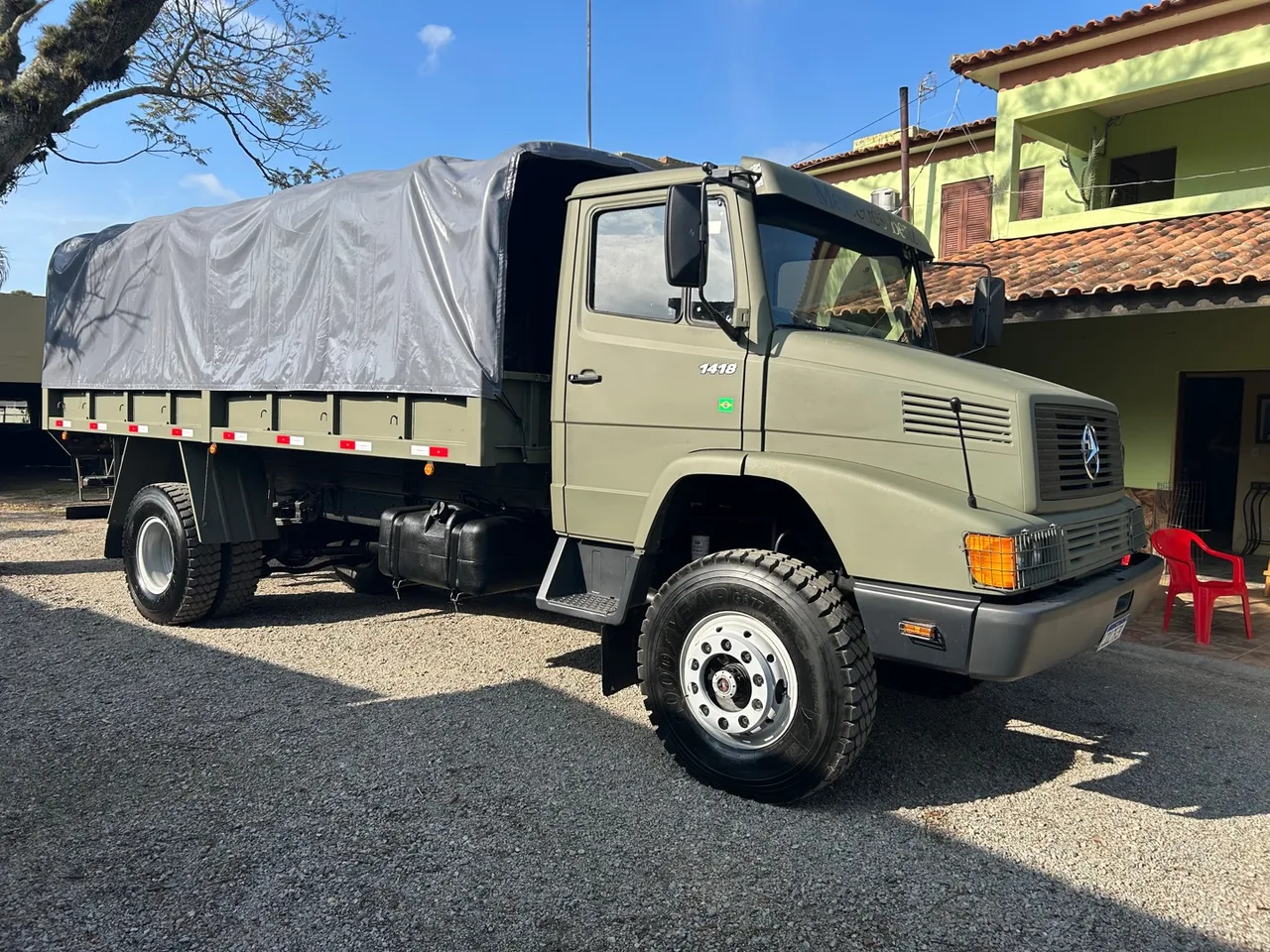 Caminhão 4x4 Mercedes benz LA 1418 2003