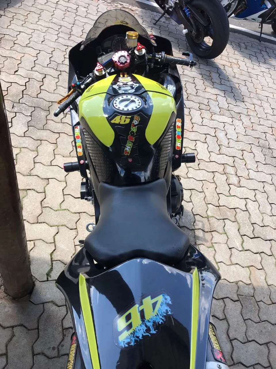YAMAHA R1 2007