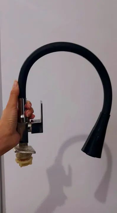 Torneira de Cozinha com Design Moderno - Foto 4