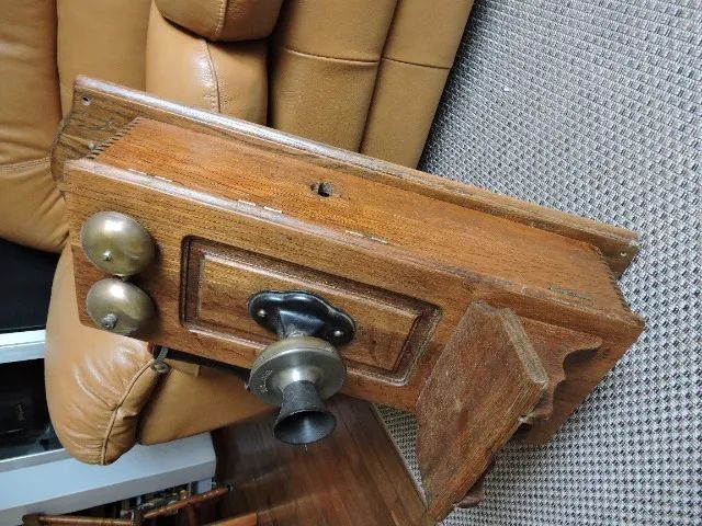 Caixa de madeira para telefone antigo. - Foto 3