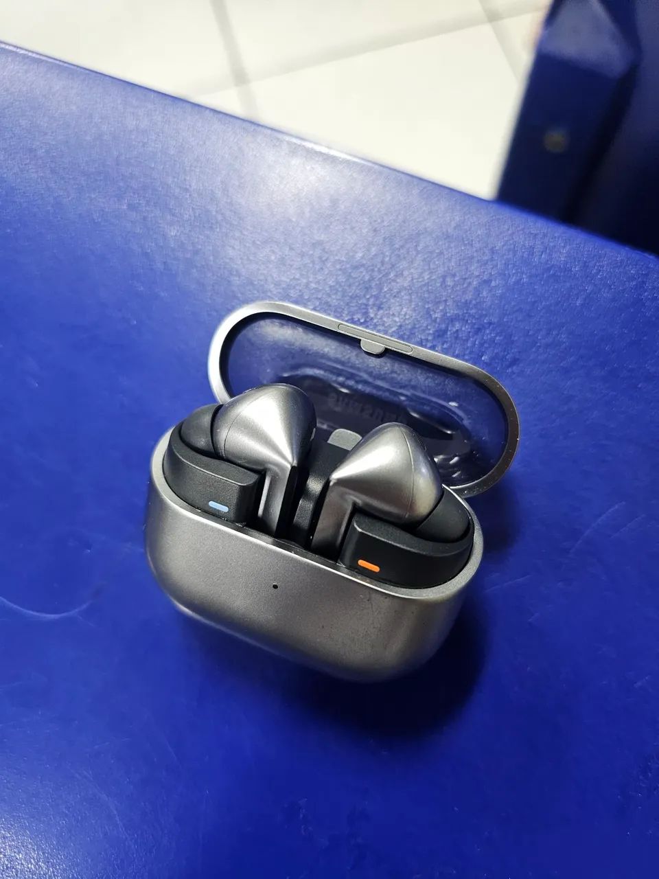 Galaxy Buds 3 Pro - Marcas Visíveis - Foto 2