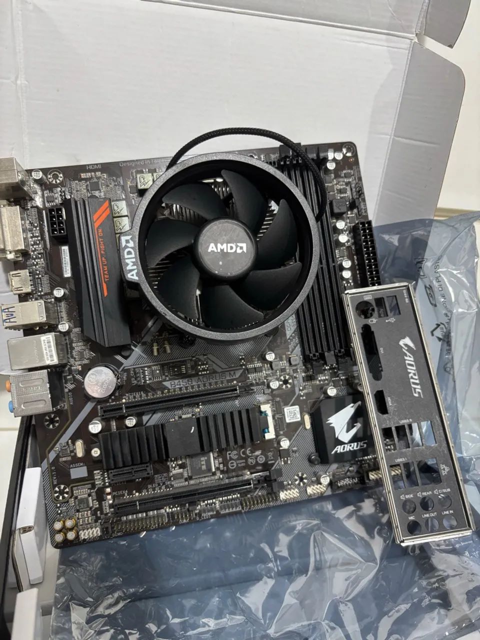 Ryzen 7 5700 + B450m Aorus - Foto 4