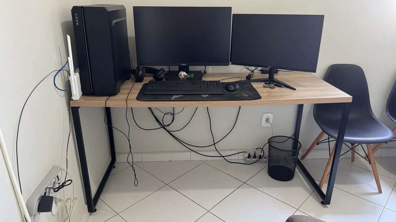 Sofá 2 lugares + mesa para escritório  - Foto 4