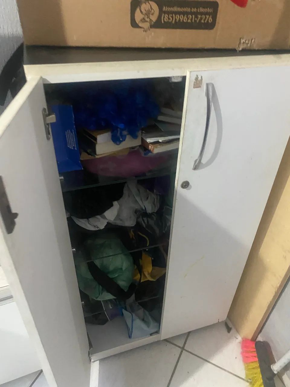 Móvel com prateleiras de vidro - Foto 2