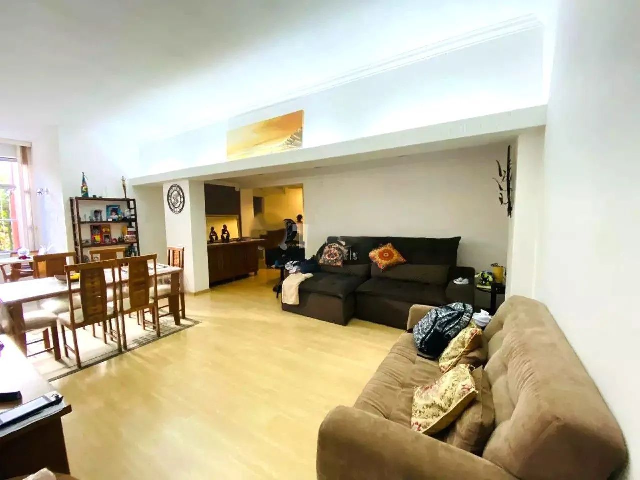 Apartamento duplex tipo casa no Ingá!