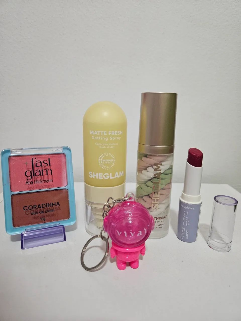GLOSS, BALM, BRUMA FIXADORA, BLUSH E CONTORNO