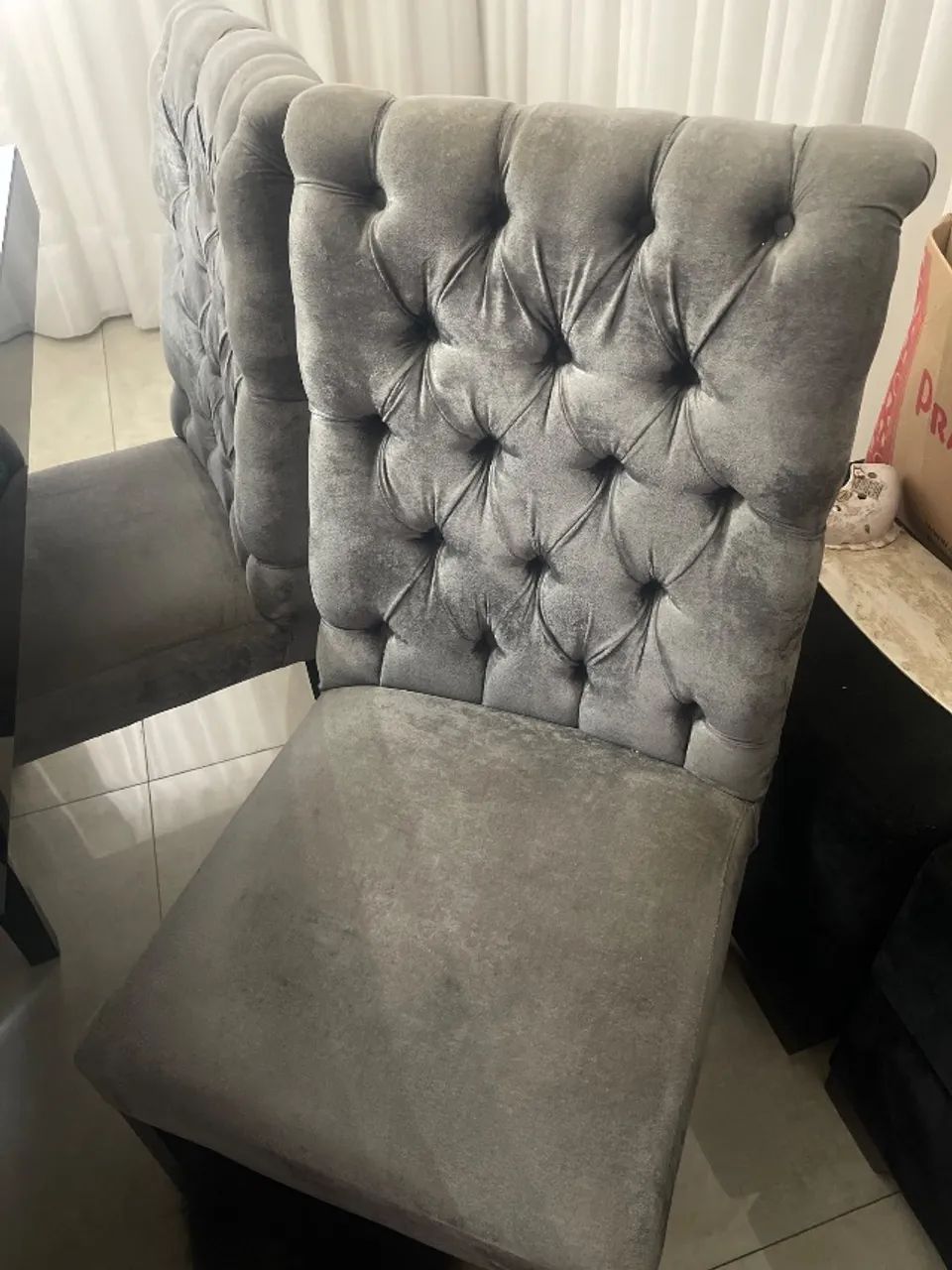 Mesa quadrada preta jantar com 8 cadeiras - Foto 4