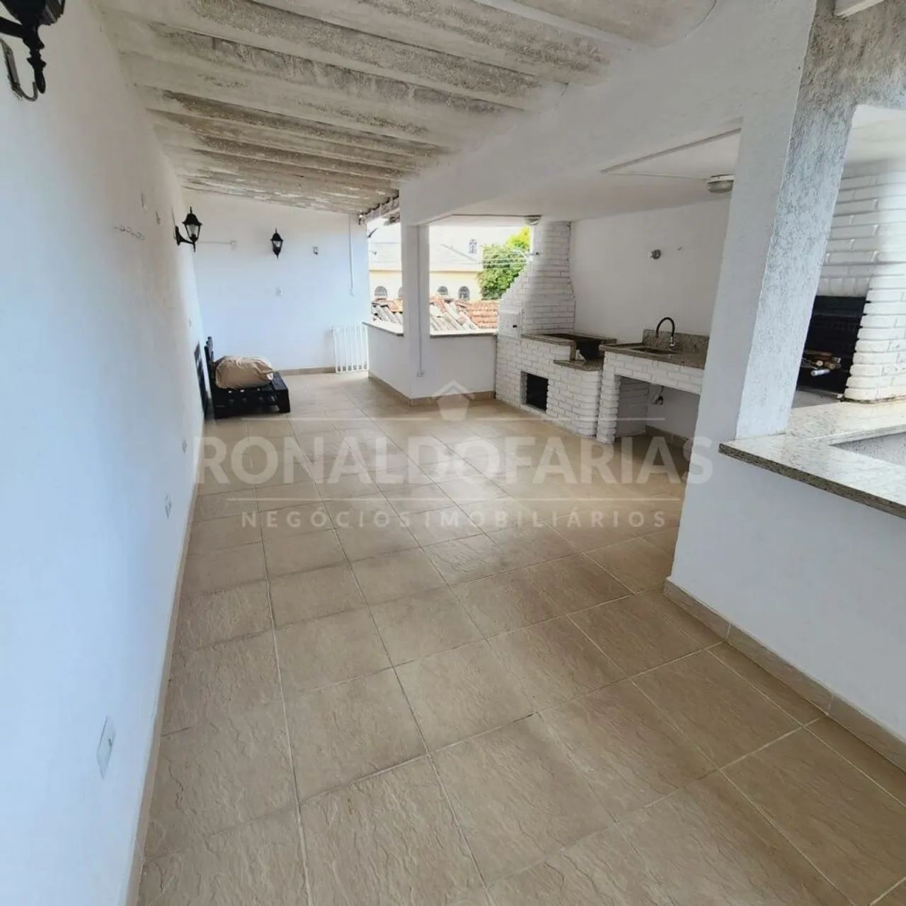 CASA À VENDA, NO GRAJAÚ, COM 3 DORMITÓRIOS SALA AMPLA E CHURRASQUEIRA. - Foto 3