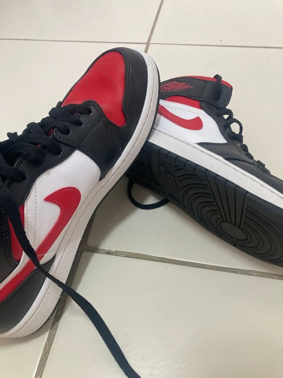Air Jordan 1 Mid Bred Toe (41)