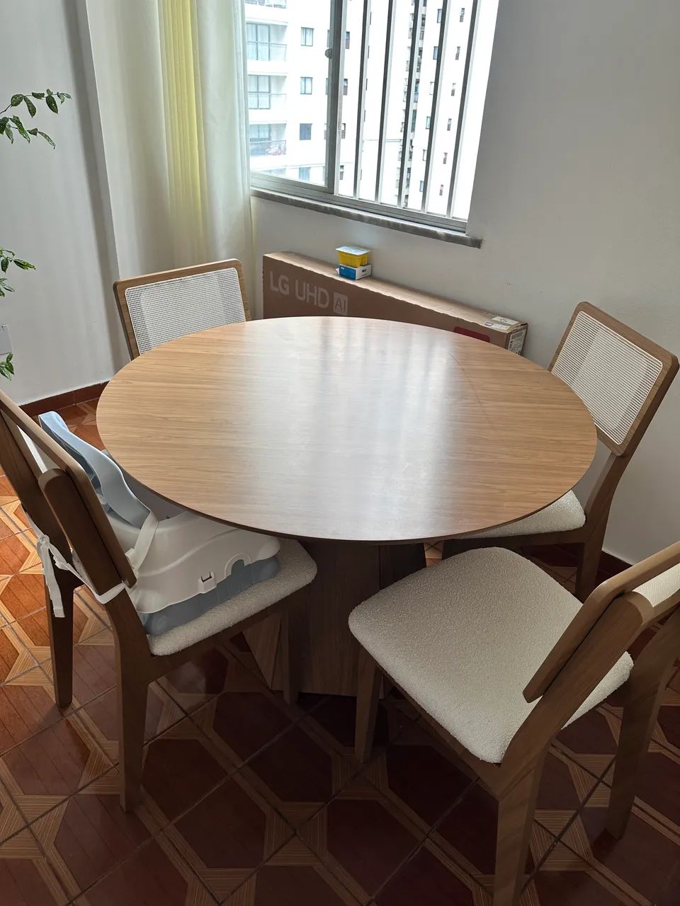 Conjunto mesa de jantar com 4 lugares (montada) - Foto 3