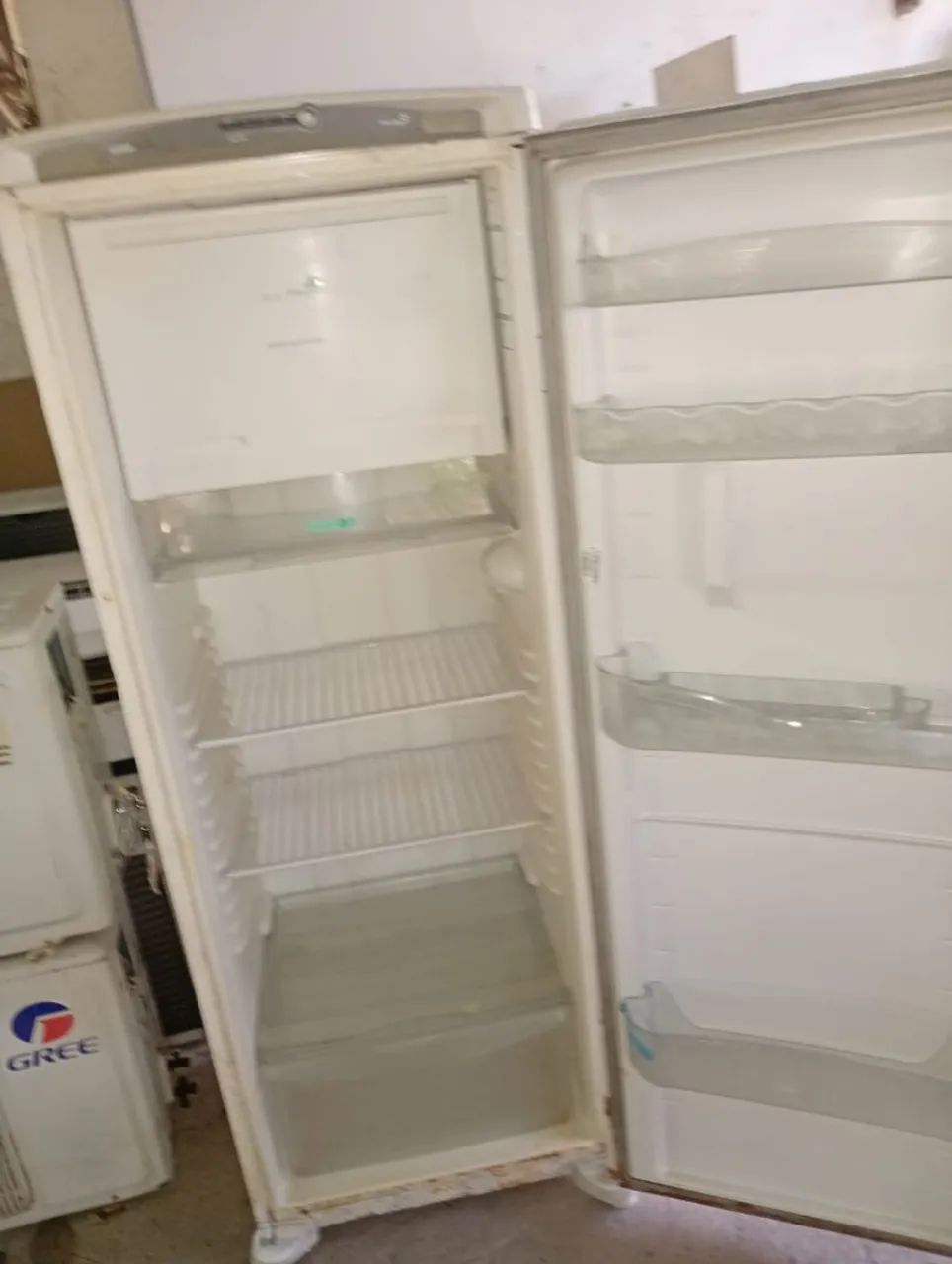 Vendo  máquina de lavar e geladeira  funcionando  perfeito  preço otimo